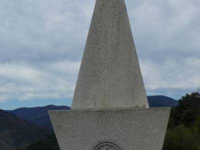 Sierra de Caurel-Viaje Semana Santa;ruta carlos v circo glaciar los cerezos en flor senderismo con n